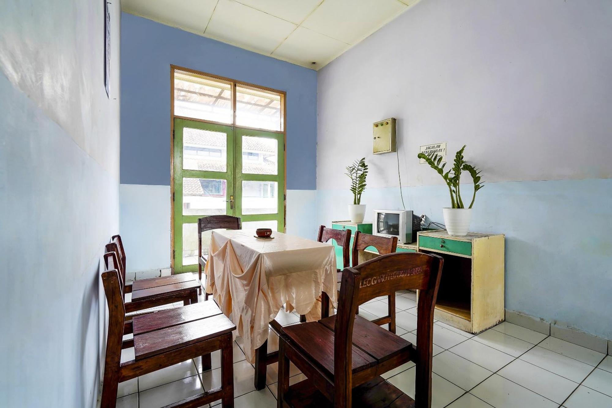 Spot On 91064 Wisma Lec Syariah Garut Exterior foto
